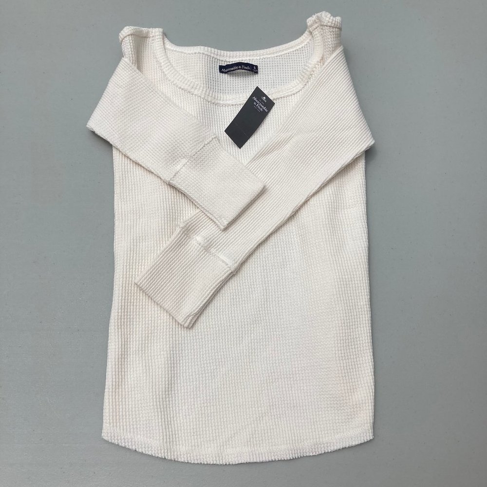 NWT Abercrombie & Fitch Cream Sweater/Shirt Small